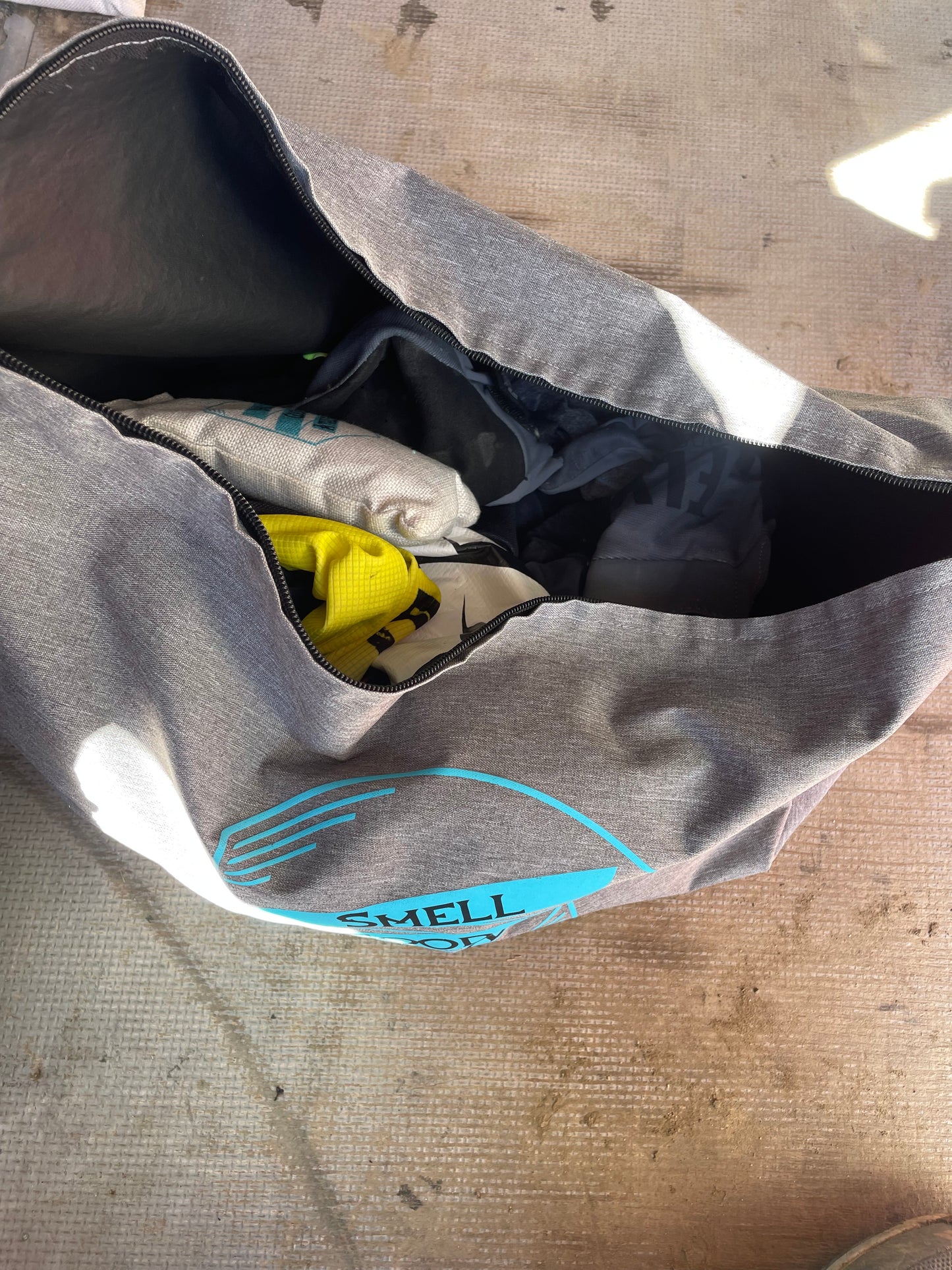 Smell Less Laundry Bag 2.0 (Machine Washable)