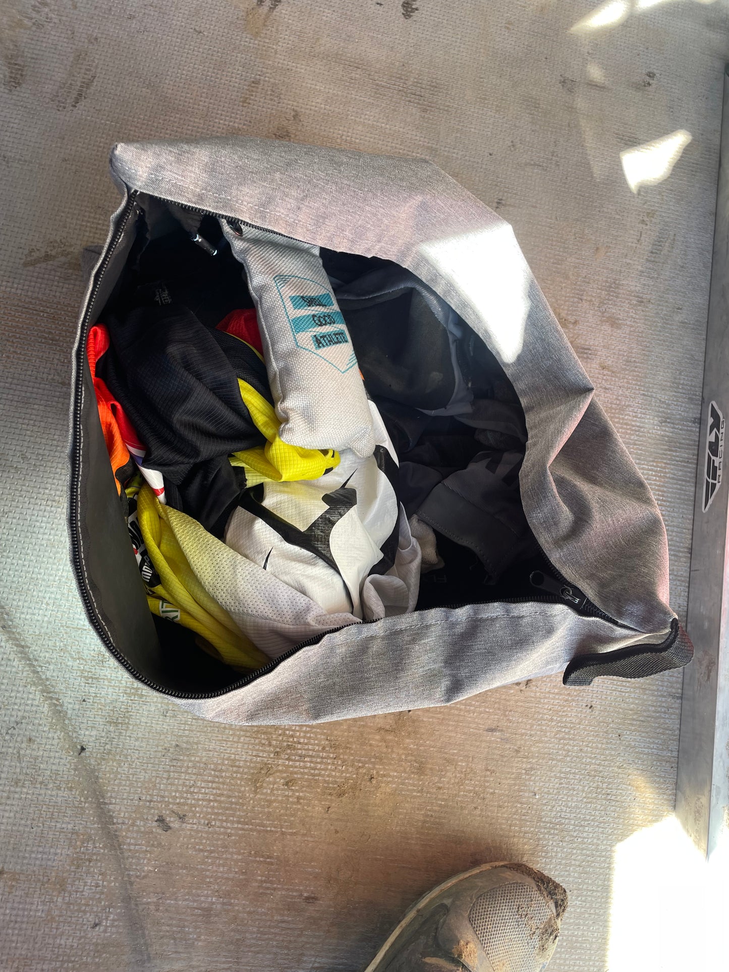 Smell Less Laundry Bag 2.0 (Machine Washable)